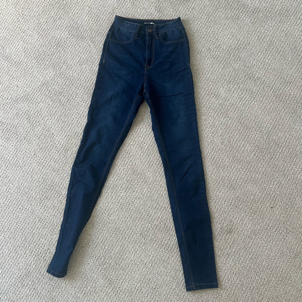 Women’s Fashion Nova dark wash skinny jeans high rise - size 1 (25)